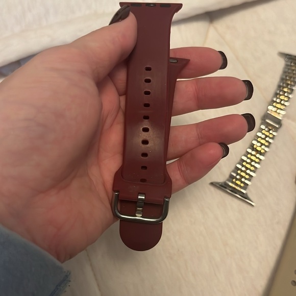 Rose Gold Apple Watch SE 40 mm - Picture 4 of 10